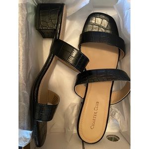 BNIB size 9.5 sandals